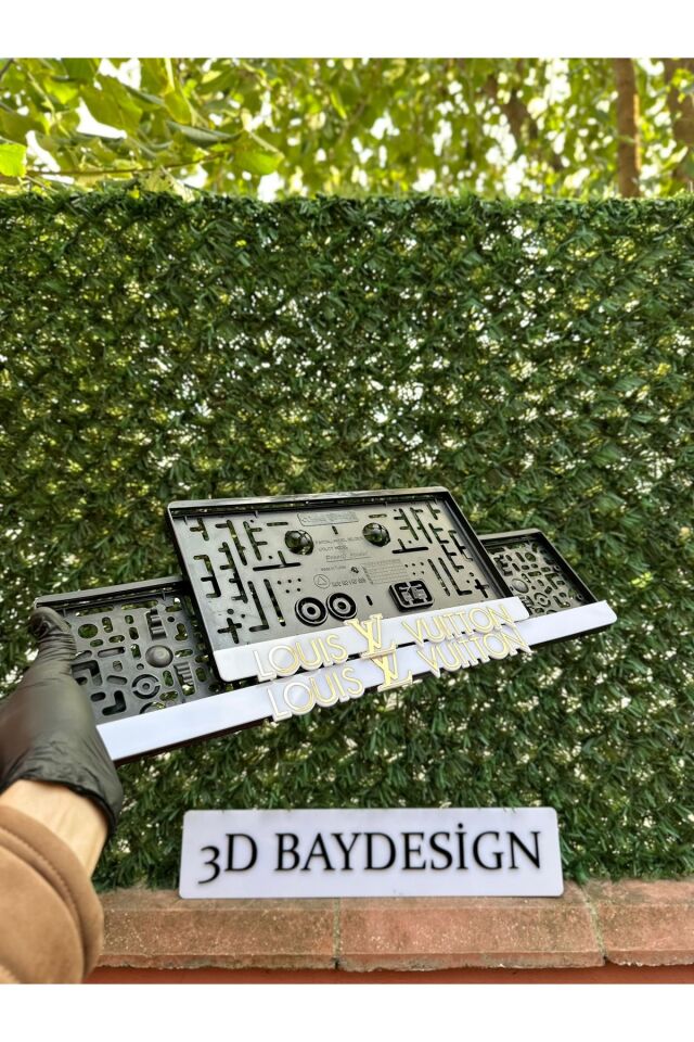 Louıs Vuttion 1 Adet Büyük 1 Ade Küçük Plakalık