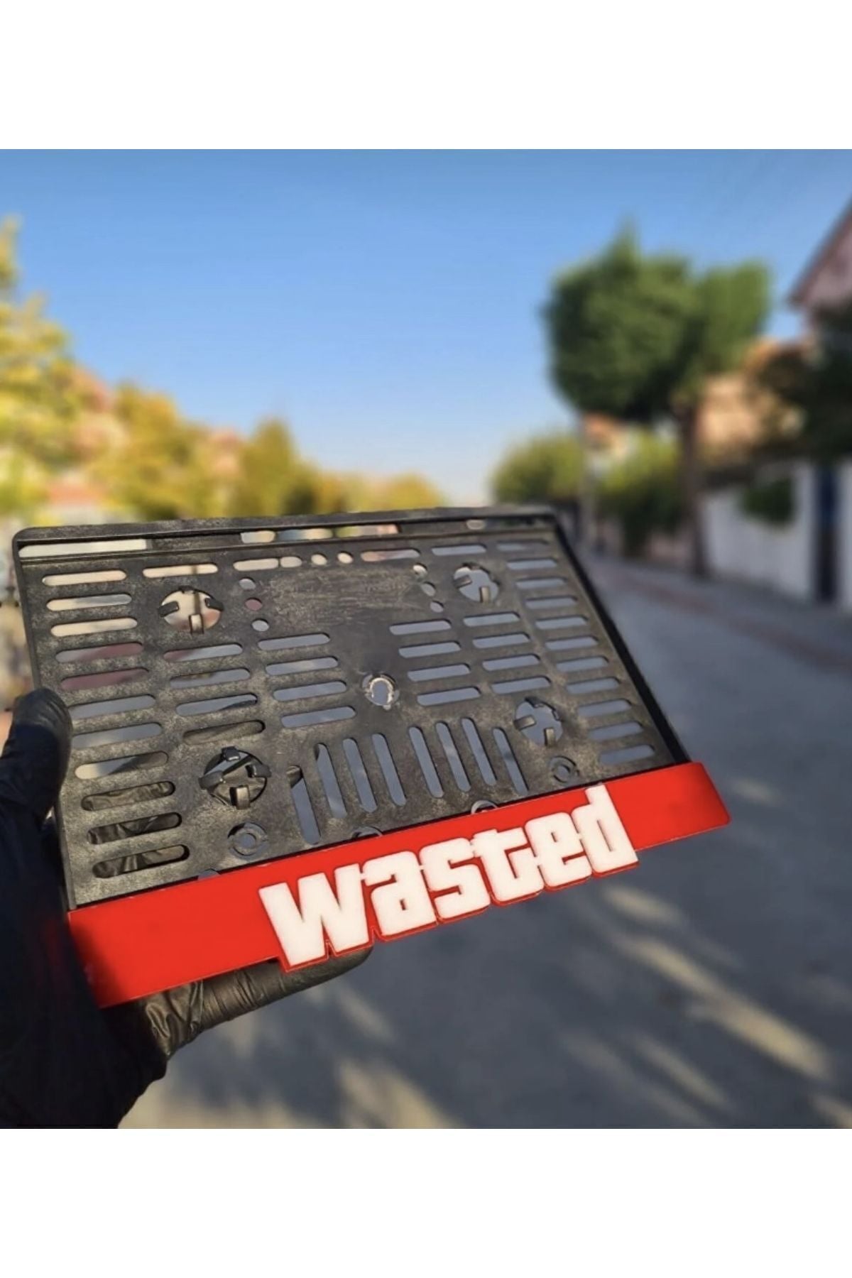 Wasted Motor Takmatik Pleksi Plakalık (Beyaz-Kırmızı)