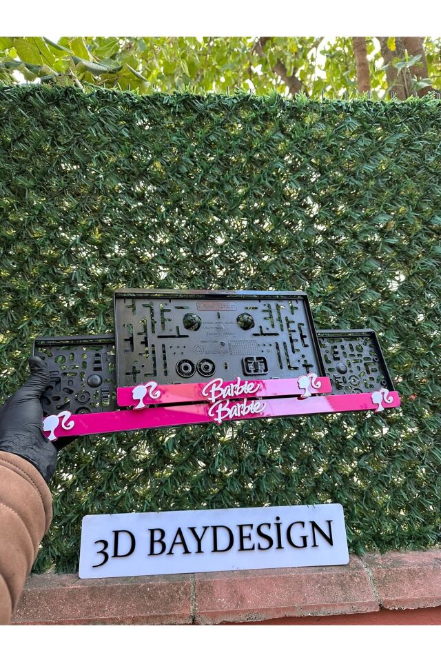 BARBİE PLEKSİ PLAKALIK 1 adet büyük 1 adet kücük