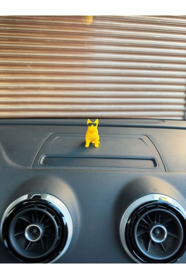 Altın zincirli pitbull torpido aksesuarı (SARI)