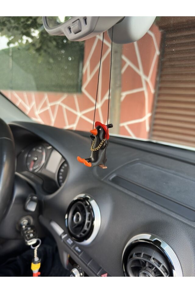 Altın Zincirli Sallanan Şapkalı Ördek Yeni Trend Dikiz Ayna Süsü (siyah Turuncu Kırmızı )