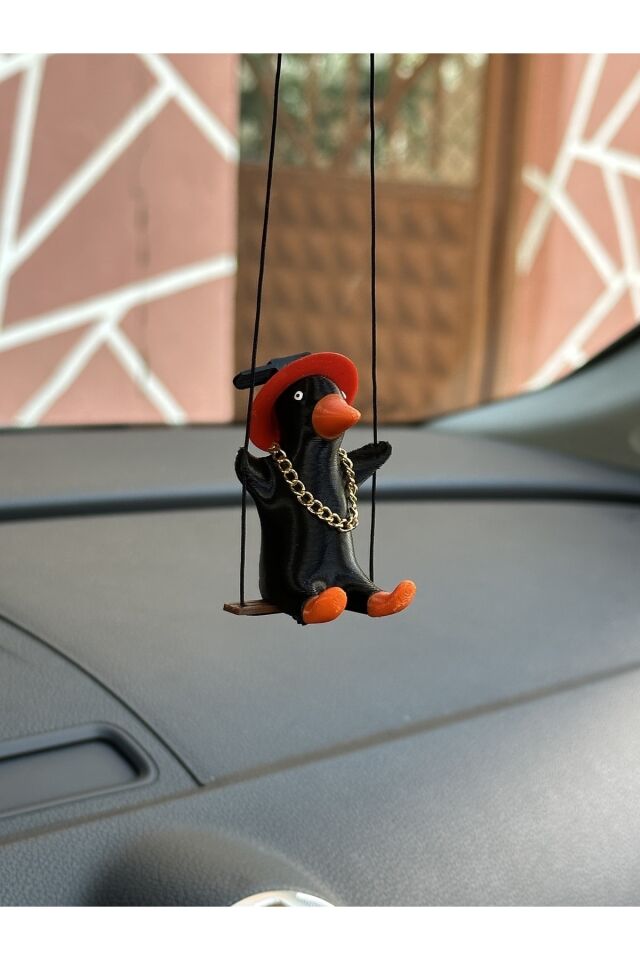Altın Zincirli Sallanan Şapkalı Ördek Yeni Trend Dikiz Ayna Süsü (siyah Turuncu Kırmızı )