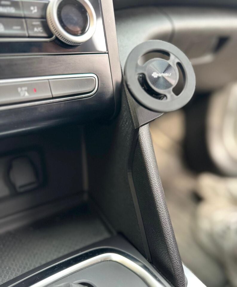 Renault Megane 4 Magsafe telefon tutucu (SADECE OTOMATİK ARAÇLAR İÇİNDİR.)