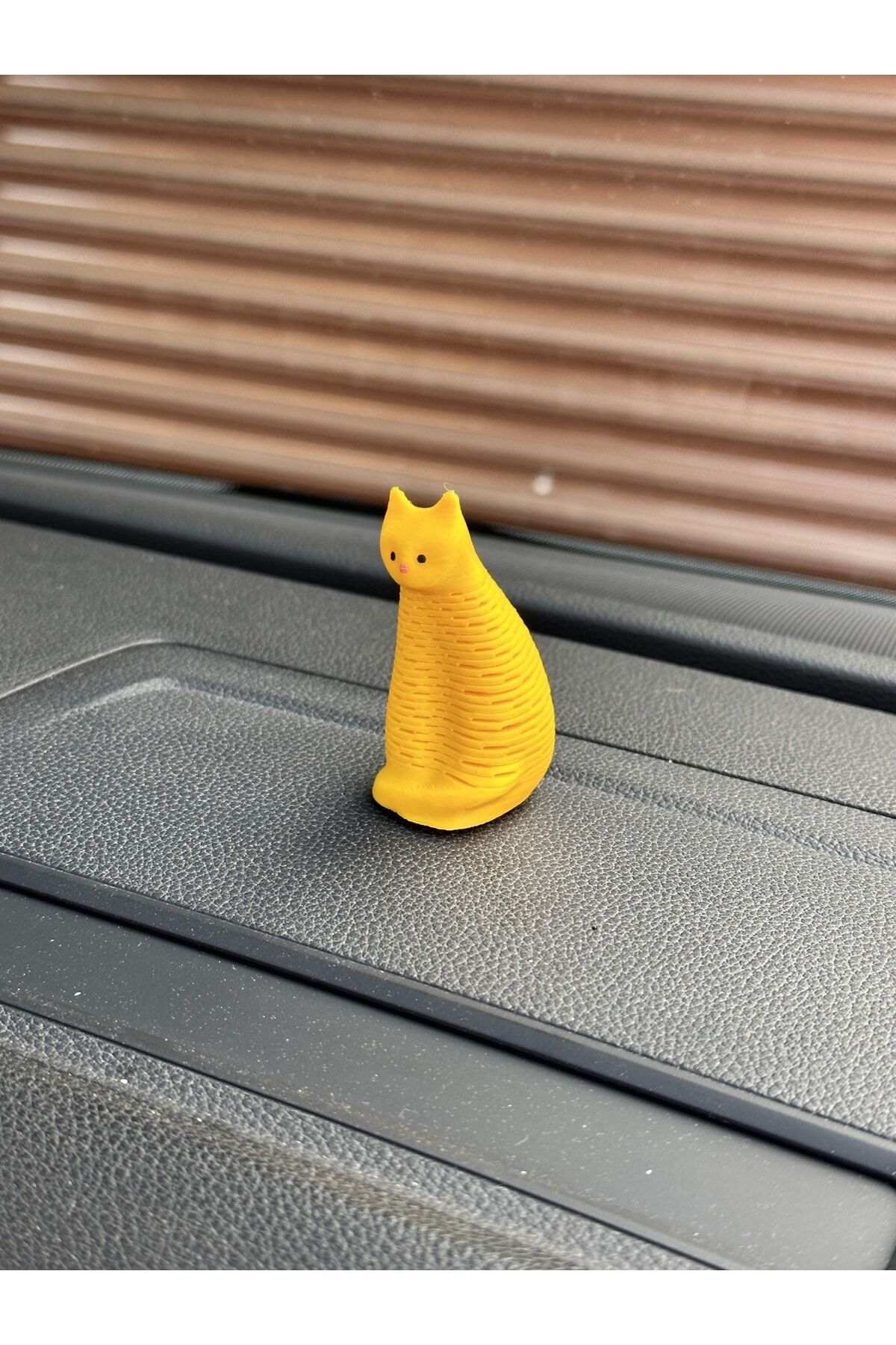 Yeni Trend Sallanan Kedi Torpido Aksesuarı (sarı)