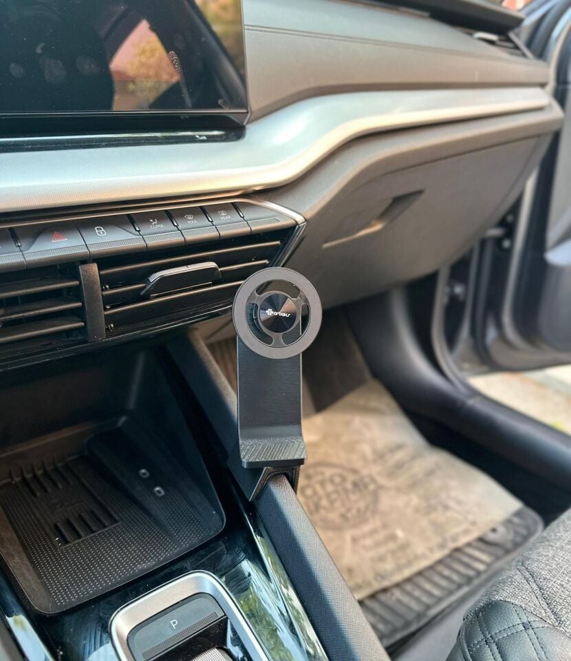 Skoda Octavia Magsafe Telefon Tutucu (2020 model sonrası için)