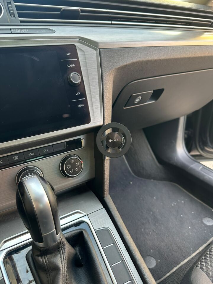 Volkawagen Passat B8-8.5 Magsafe Telefon Tutucu