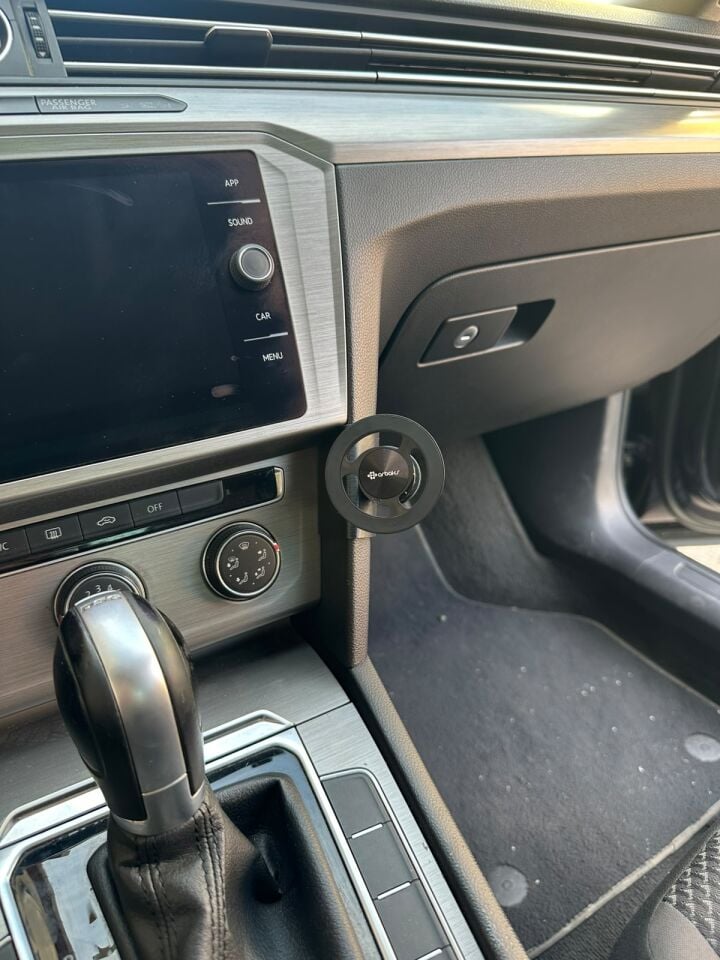 Volkawagen Passat B8-8.5 Magsafe Telefon Tutucu