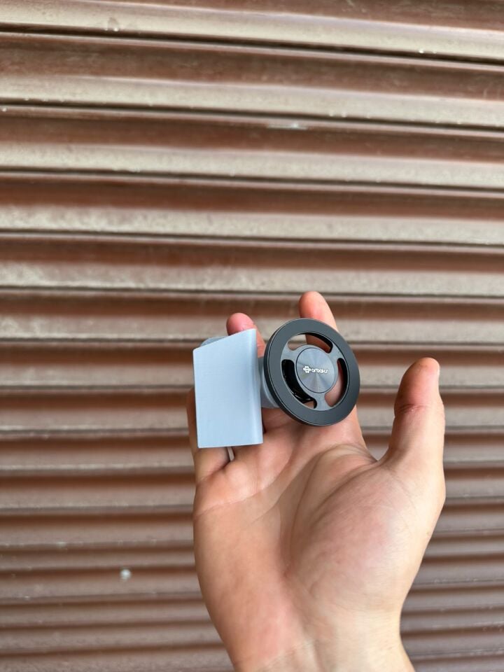 Volkawagen Passat B8-8.5 Magsafe Telefon Tutucu