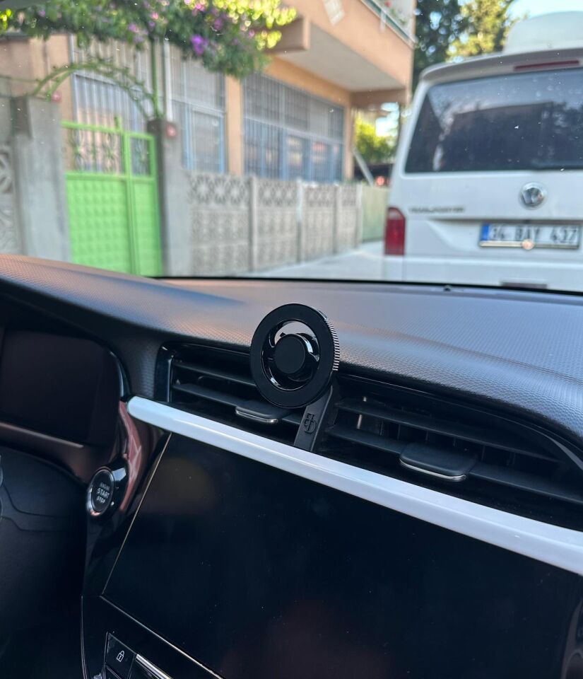 Opel Corsa F Magsafe Telefon Tutucu