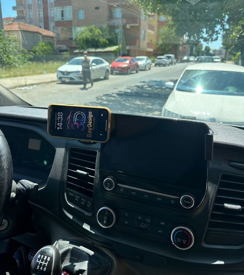 Ford Transit Custom 2018-2023 Ekranlı Modeller için Magsafe Telefon Tutucu Soldan Çıkışlı