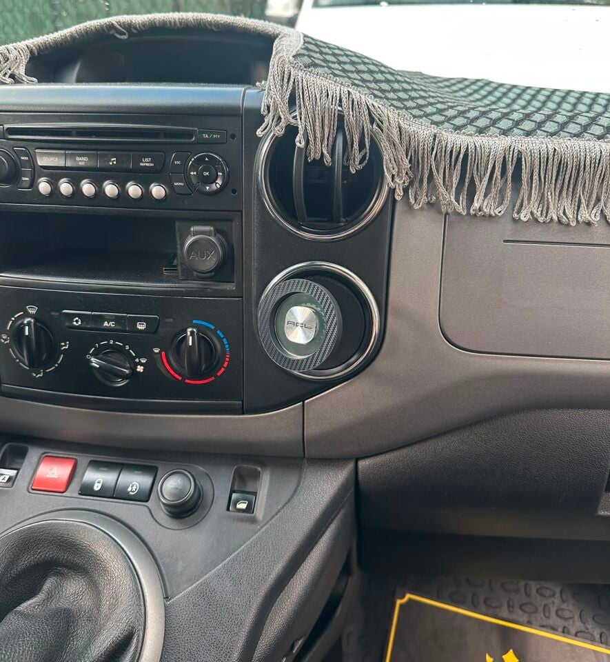 Peugeot Partner Tepe Citröen Berlingo Magsafe Telefon Tutucu (2008-2018)