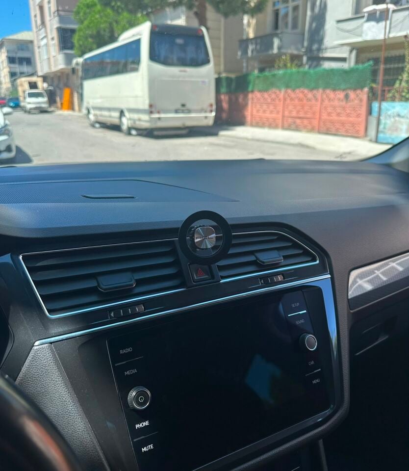 Volkswagen Tiguan Magsafe Telefon Tutucu (2016-2023 model arası uyumludur