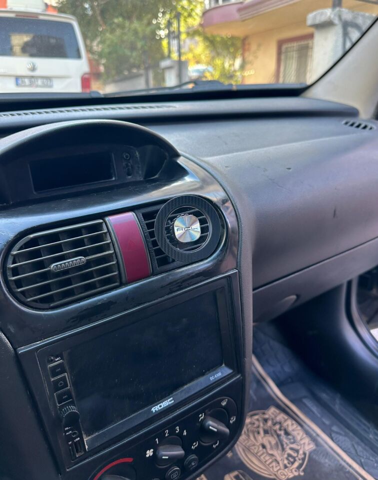 Opel Corsa Combo c Magsafe Telefon Tutucu ( 1 Adet Izgara ile Birlikte Gelmektedir )