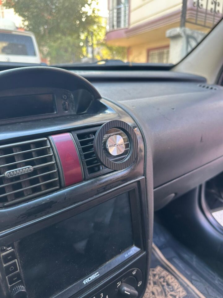 Opel Corsa Combo c Magsafe Telefon Tutucu ( 1 Adet Izgara ile Birlikte Gelmektedir )