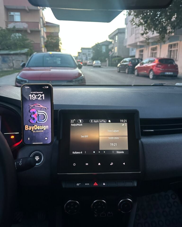 Renault Clio 5-5.5 Ekranlı Modeller İçin Magsafe Telefon Tutucu Soldan Çıkışlı