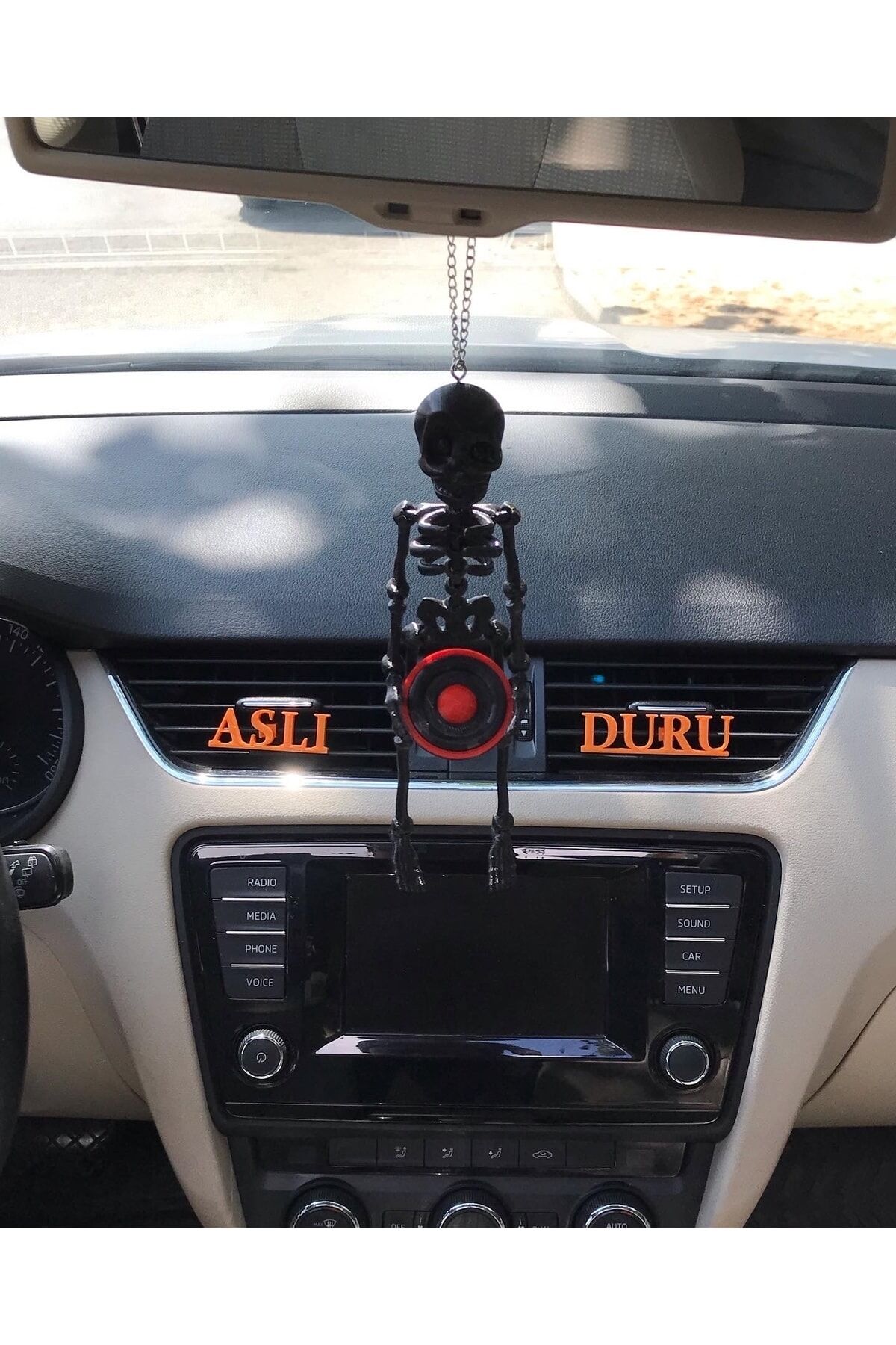 Bass Tutan Iskelet Ayna Süsü (siyah Iskelet Kırmızı Bass)