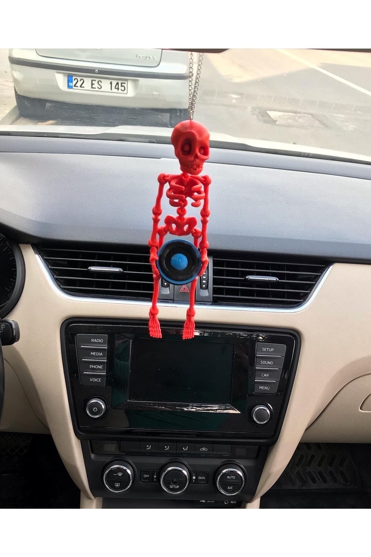 Bass Tutan Iskelet Ayna Süsü (kırmzı Iskelet Mavi Bass)