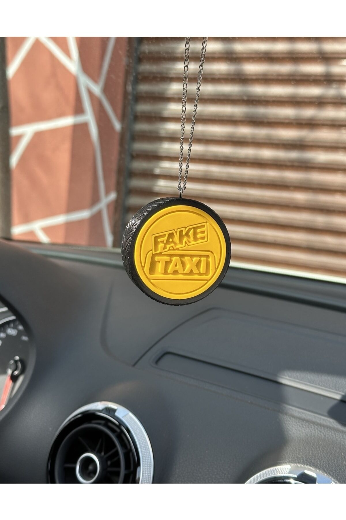Fake Taxi Dikiz Ayna Süsü