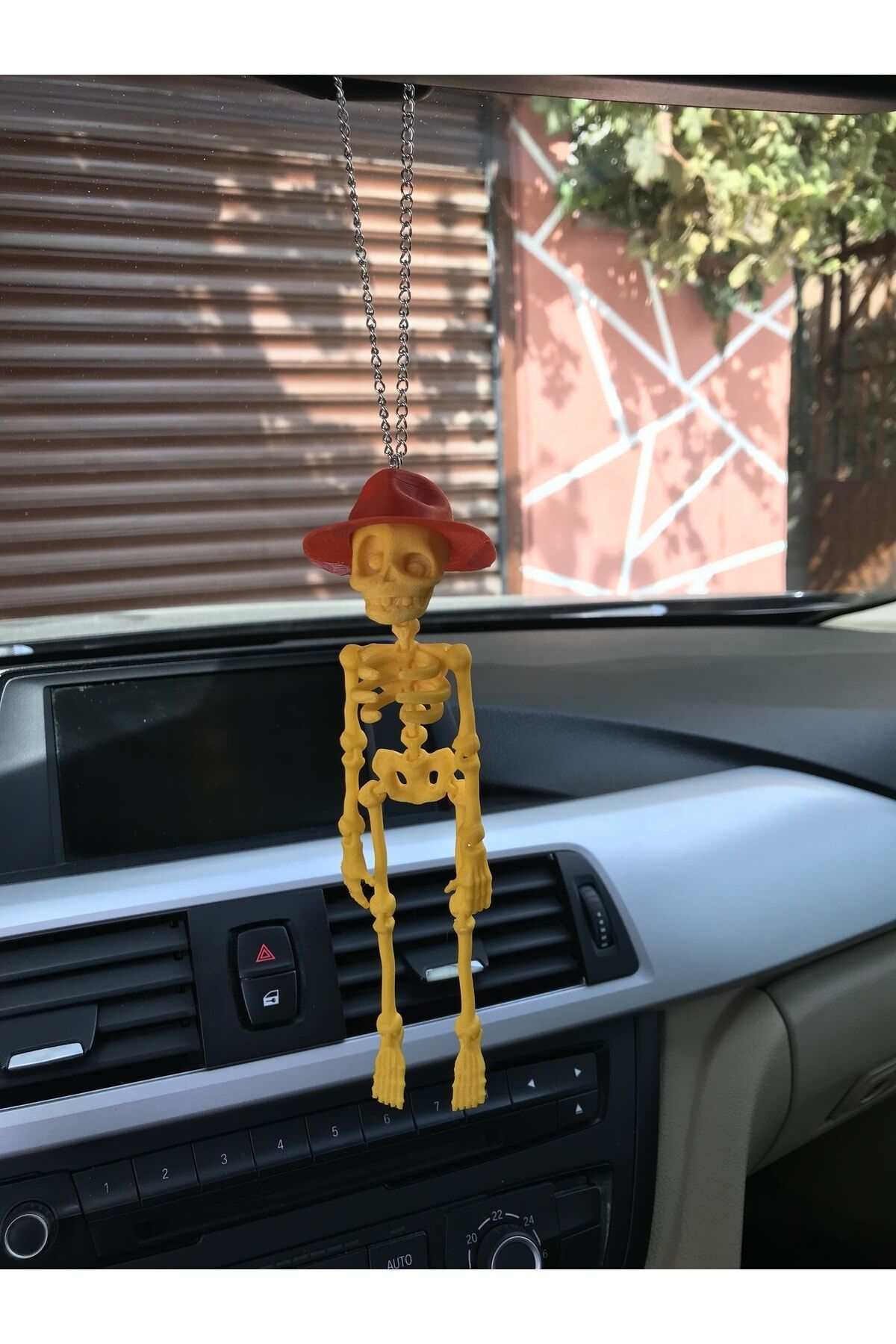 Fötr Şapkalı Iskelet Ayna Süsü( Sarı Iskelet Kırmızı Şapka)