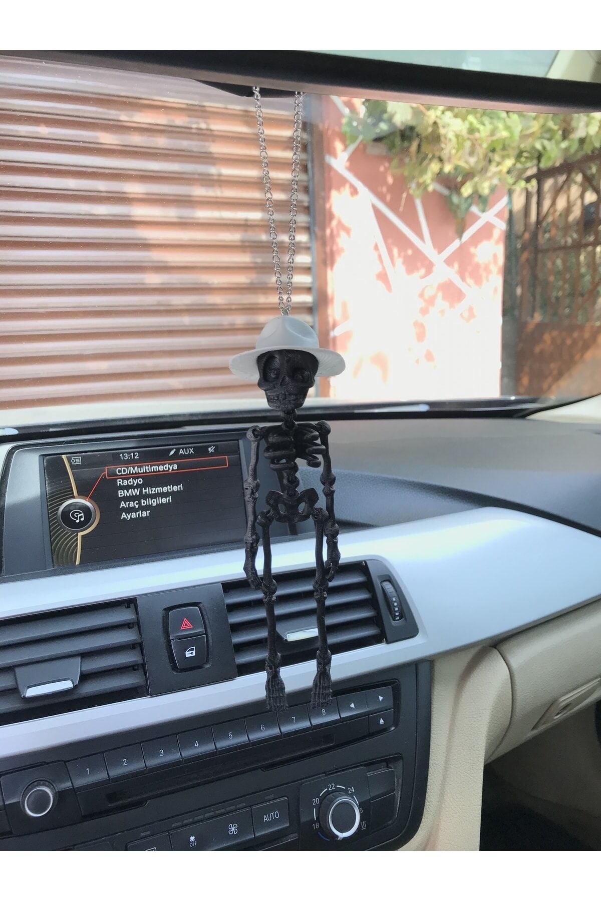 Fötr Şapkalı Iskelet Ayna Süsü(siyah Iskelet Beyaz Şapka)