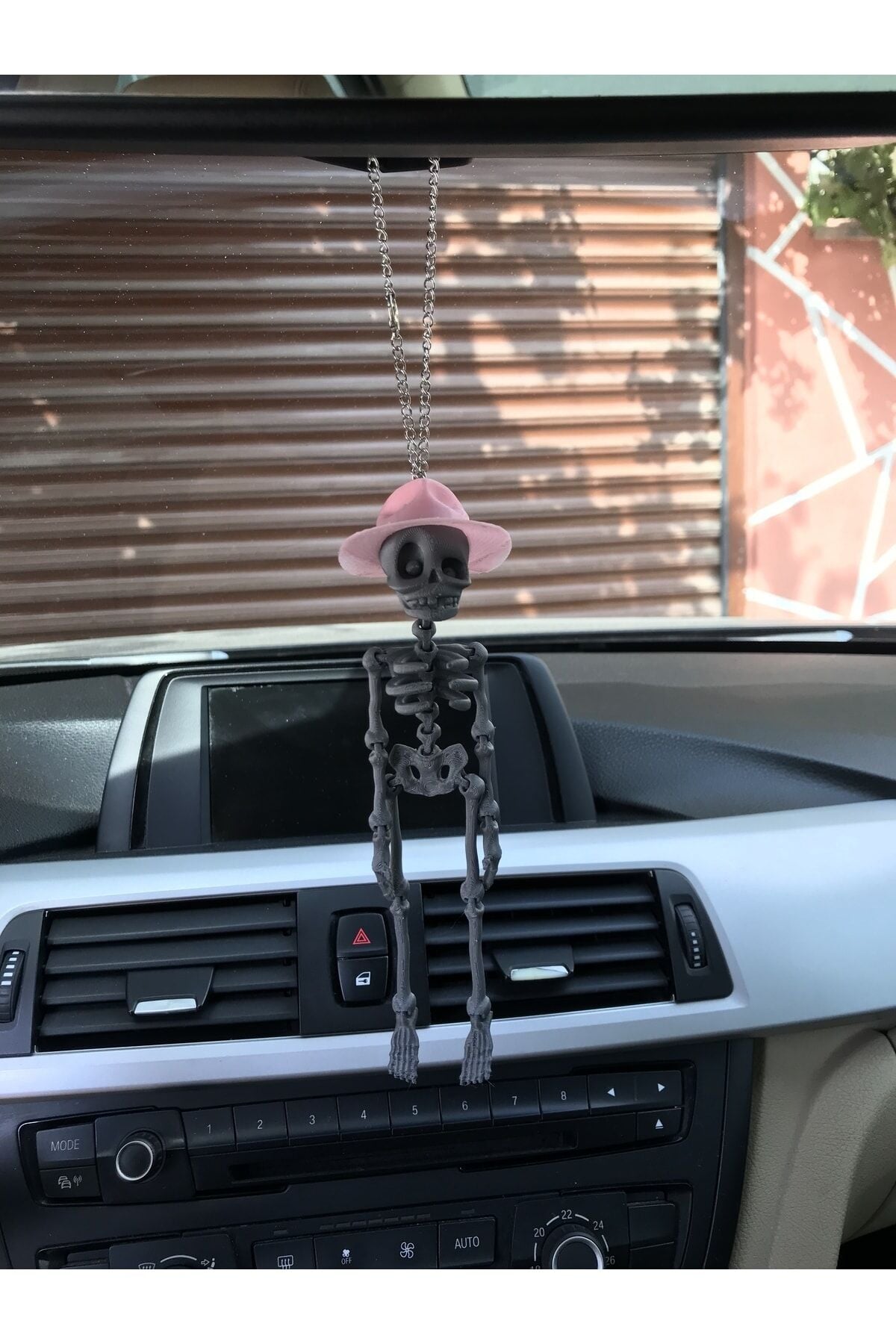 Fötr Şapkalı Iskelet Ayna Süsü(gri Iskelet Pembe Şapka)