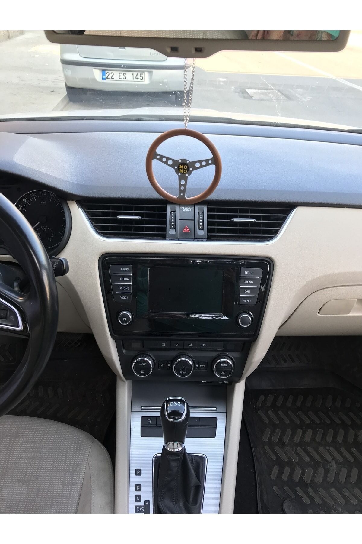 Momo Direksiyon Ayna Süsü