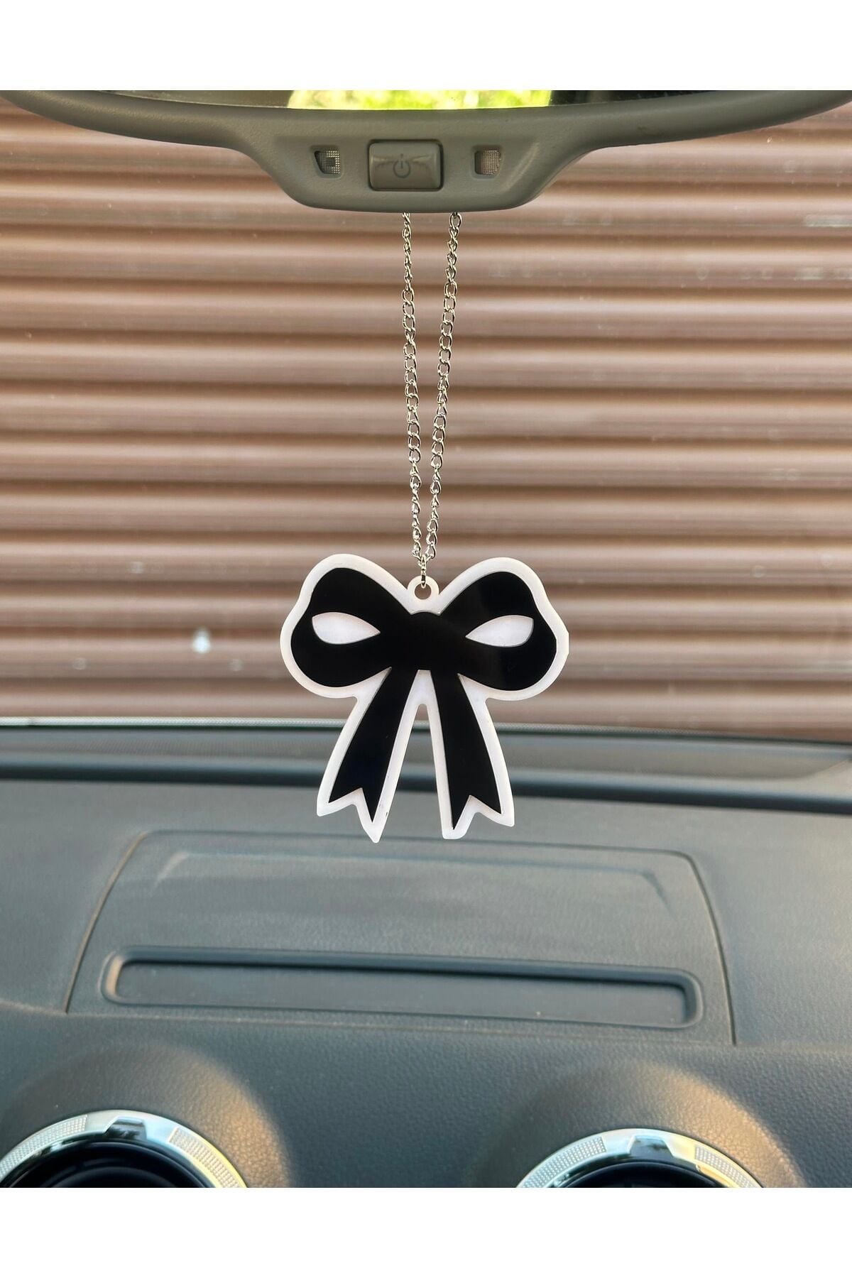 Kurdele Dikiz Ayna Süsü (Beyaz Siyah)