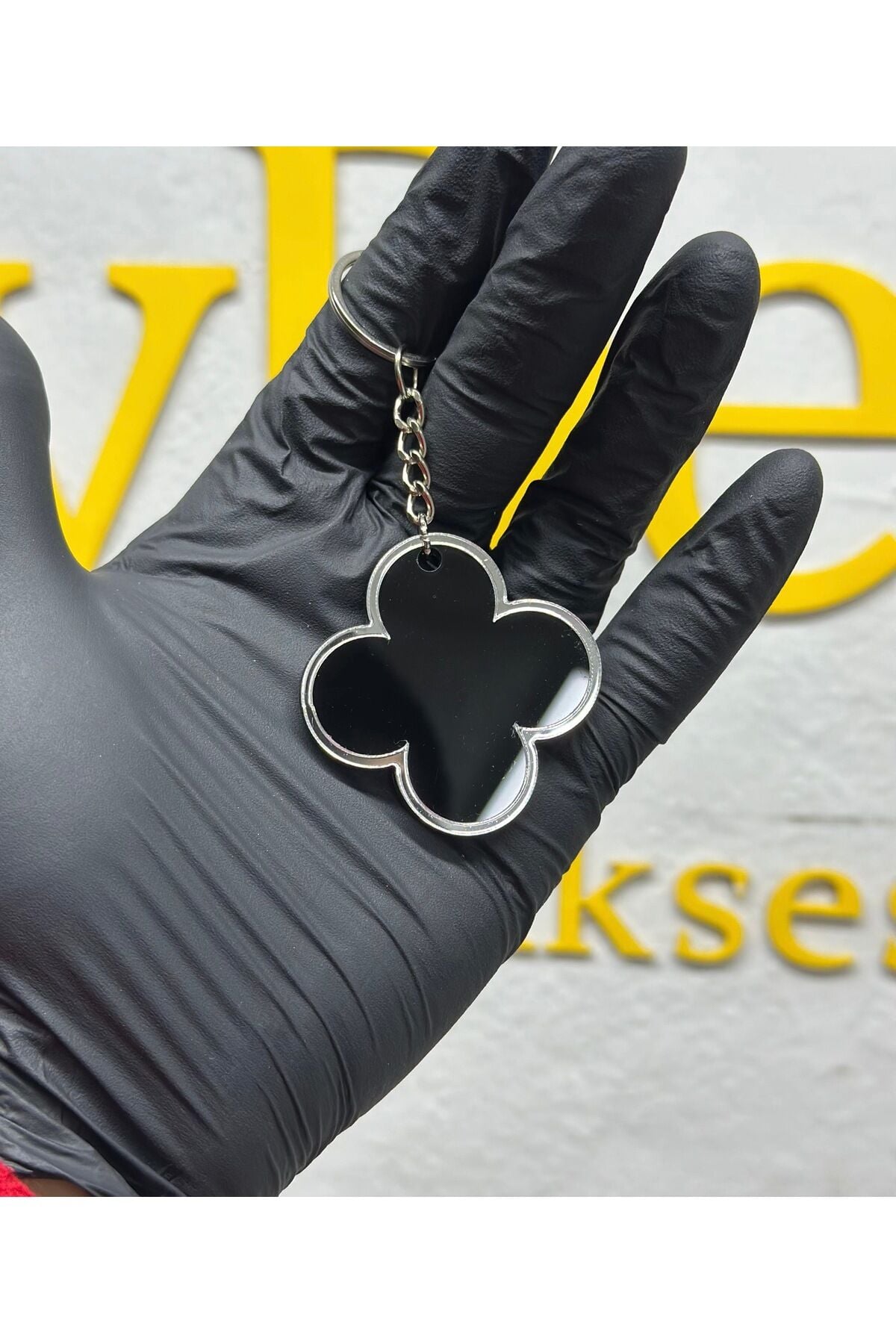 Yonca Anahtarlık(Siyah-Krom)