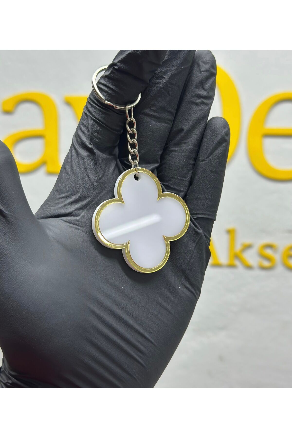 Yonca Anahtarlık(Beyaz-Gold)