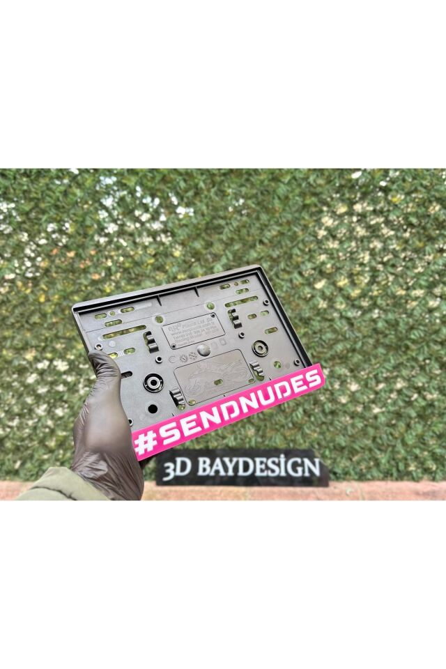 Sendnudes Motorsiklet Plakalığı