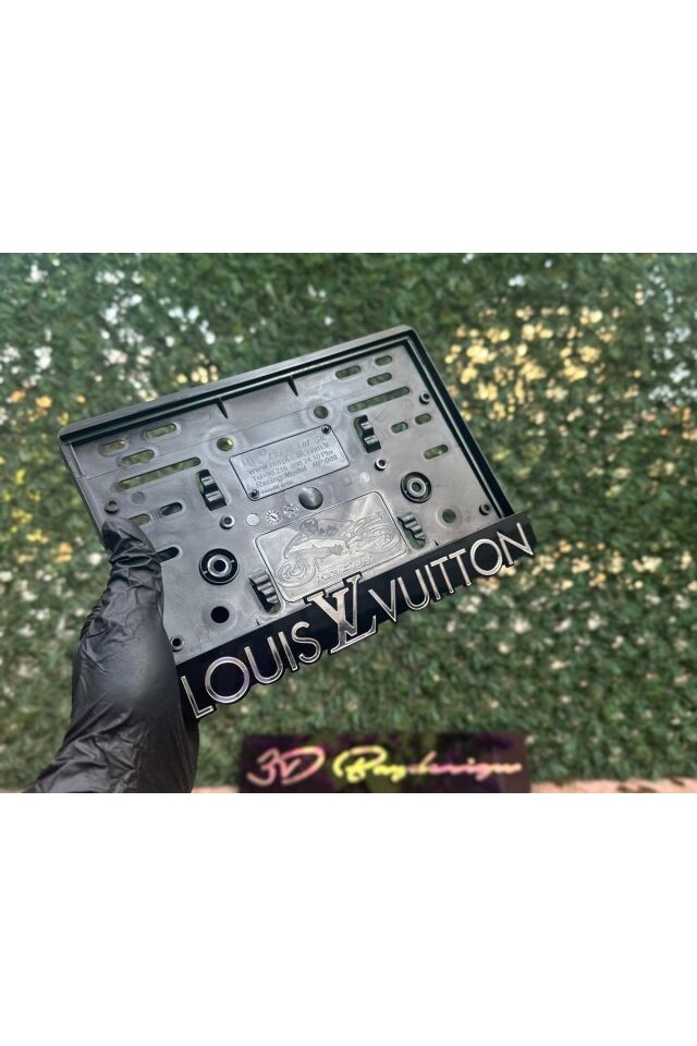 Louis Vuttion Motorsiklet Plakalığı