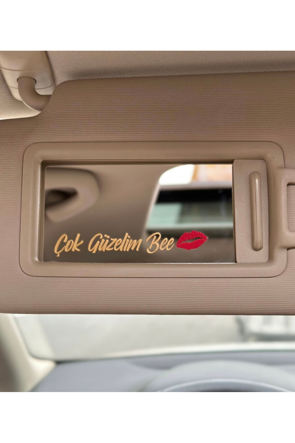 Çok Güzelim Bee Oto Makkaj Aynası Sticker (9x1.2cm)(Gold-Kırmızı)