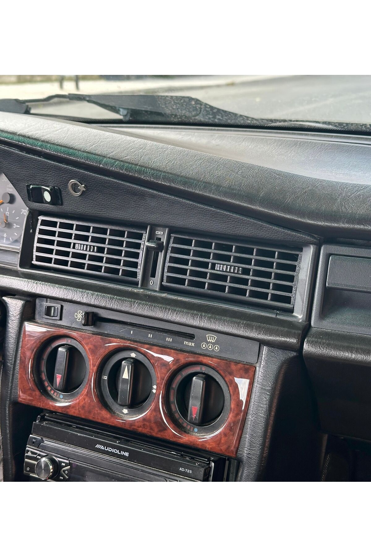 Mercedes W201 190e Orta Sağ Sol 2 Adet Kalorifer Izgarası (yönlendirme sabittir hareket etmez)